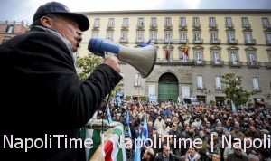 protesta dipendenti comune di napoli