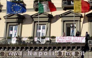 lavoratori occupano comune