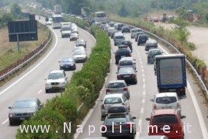 Pontecagnano (SALERNO) 29/07/2006 Traffico autostradale nel tratto Pontecagnano-Battipaglia.
