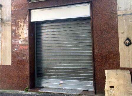 negozio-via-luca-giordano