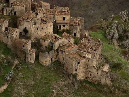 romagnano-al-monte-paese_fantasma